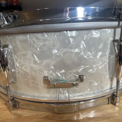 Gretsch Dixieland Separte Tension snare drum 1962 - White Pearl image 5
