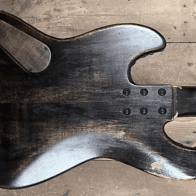 B&G Art Carved Spider Bass image 4