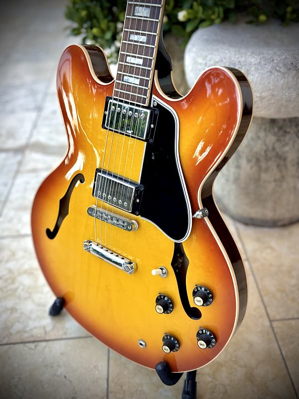 Gibson Larry Carlton Signature ES-335 | Reverb Canada