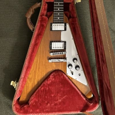 The best Japanese Lawsuit Flying V 1980 Burny RFV-75 - YouTube