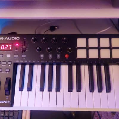 M-Audio Oxygen 25 MKV MIDI Keyboard Controller 2021 - Present - Black