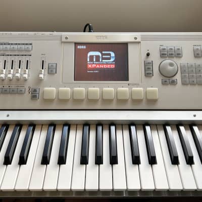 Korg M3-73 Workstation/Sampler Keyboard