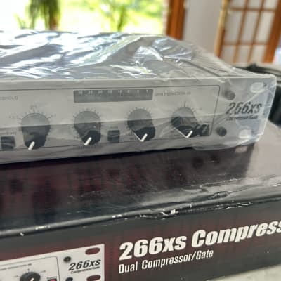 dbx 266xs Dual-Channel Compressor / Gate 2010s - Silver image 6