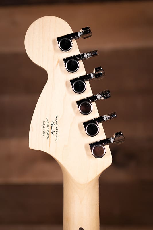 オンラインストア売上 ほぼ新品 完備品 Squier standard Stratocaster 