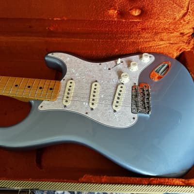 Fender American Vintage '57 Stratocaster 2000 - 2010 - Ice Blue Metallic image 11