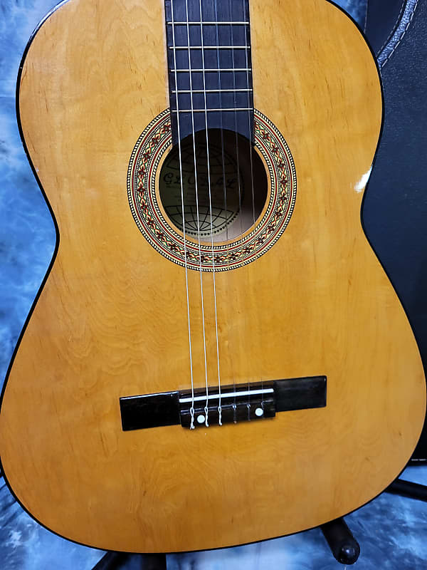 Global Vintage 1977 Global Model 4005 Classical Guitar New Strings Original Soft Shell Case
