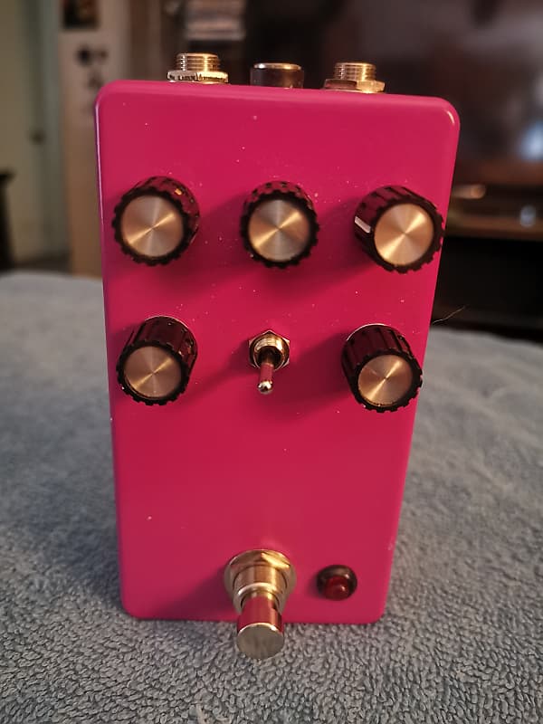 Tyrian Distortion Reverb