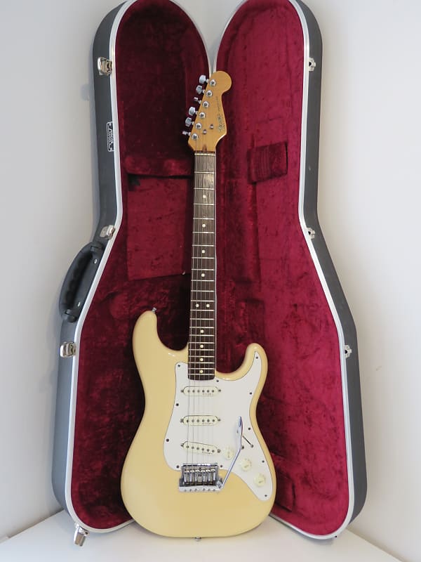 1983 Fender Stratocaster Elite with Hiscox Hard Case Reverb
