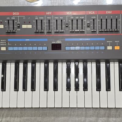 Roland Juno 106 in amazing condition!