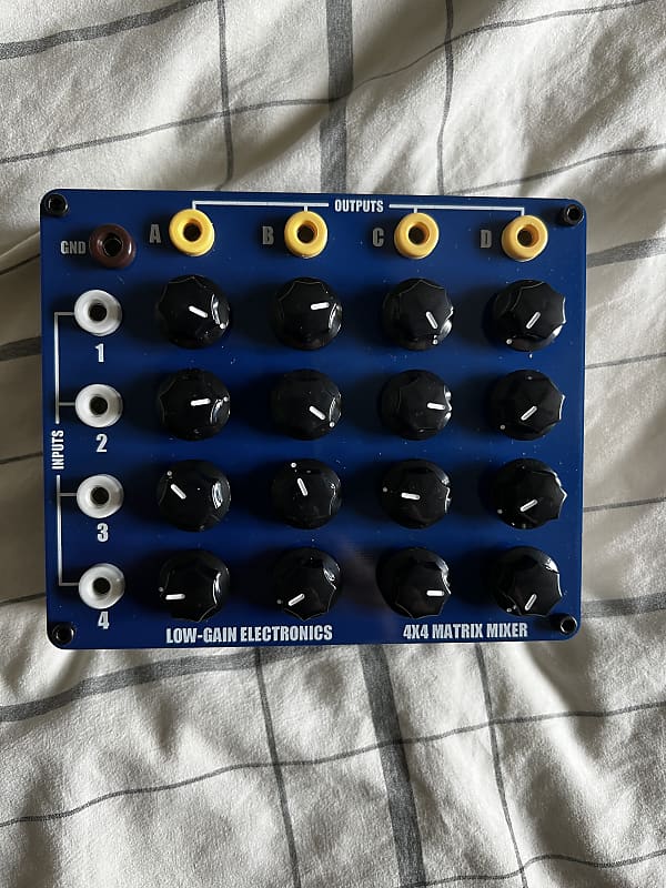 Low Gain 4x4 Passive Matrix Mixer Reverb