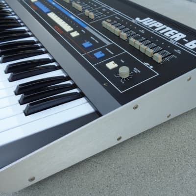 Roland Jupiter-6 - Polyphonic Analog Synthesizer - Pro-Serviced image 3
