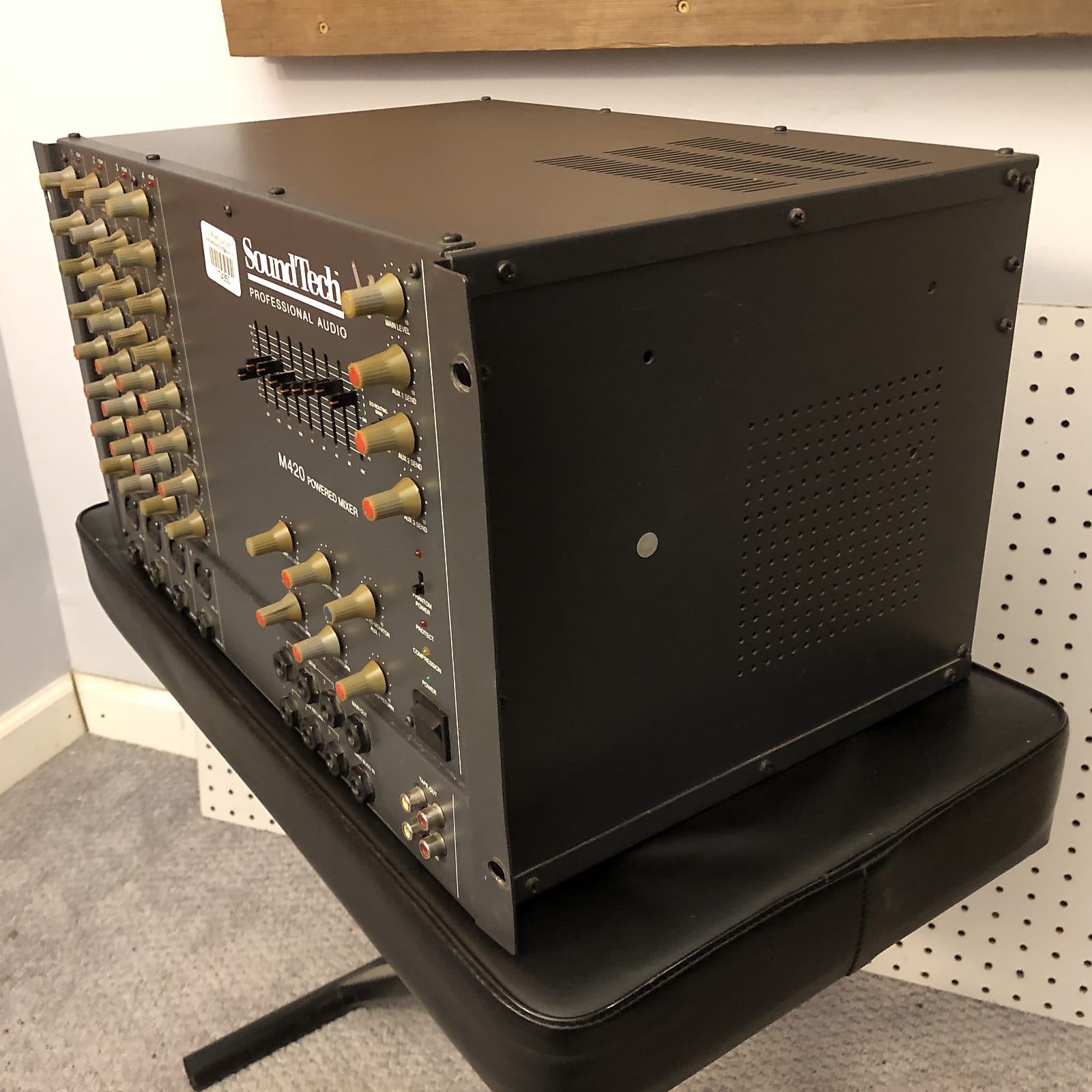 SoundTech M420 4-Channel Powered Mixer Rackmount