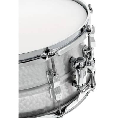 Ludwig LM405K Acrolite Hammered Aluminum Shell Snare Drum with Twin Lugs, 6.5"x 14" image 5