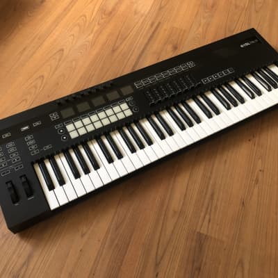Novation ReMOTE 61 SL MKIII MIDI Controller