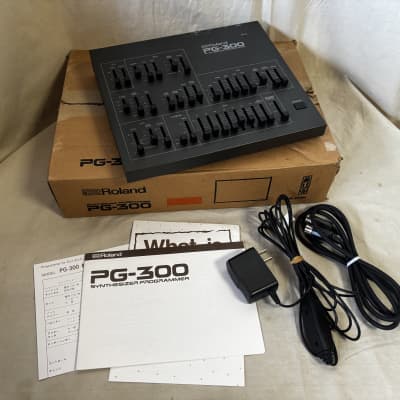 Roland PG-300 Synthesizer Programmer w/ box power supply Alpha Juno 1, 2 MKS-50