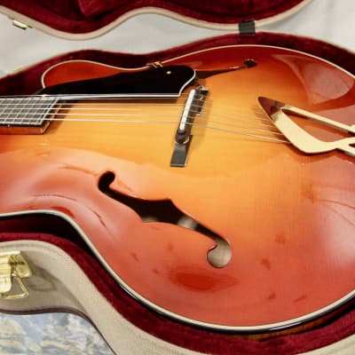 Harvey LEACH  18" Archtop image 4