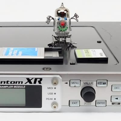 Roland Fantom XR V2.0 Synthesizer 512MB DIMM + Memory + Top Zustand + Garantie