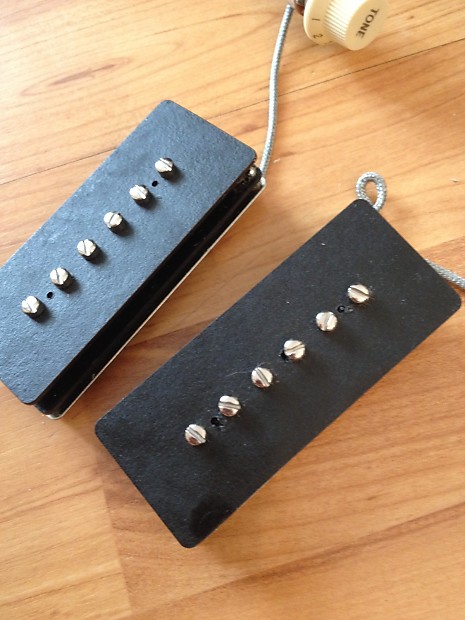 Squier j mascis jazzmaster pickups hot sale