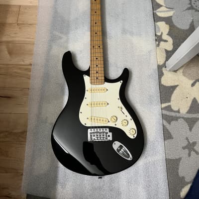 BEHRINGER iAXE393 (USB-Guitar) electric guitars