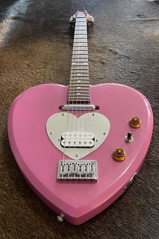 【レア】ハート型 Daisy Rock Heart Breaker Daisy Rock Heartbreak Electric Guitar, Heart Shaped Guard