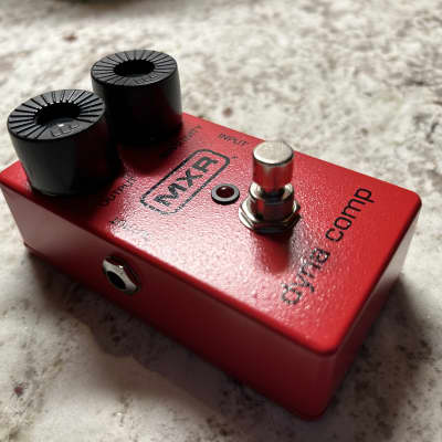 MXR M102 Dyna Comp 1995 - Present - Red compressor limit MXR M102 Dyna Comp 1995 - Present - Red compressor limit
