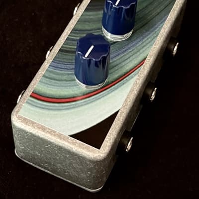 Saturnworks Triple 3 Dying Battery Simulator Voltage Sag Pedal with Lumberg Jacks - Handmade in California image 2