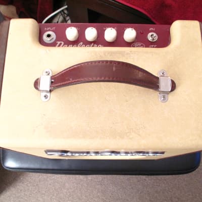 Danelectro Nifty Seventy N70 Bass Guitar Amplifier image 3