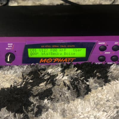 E-MU Systems E-mu Mo'phatt 9111 64-Voice Urban Dance Synth 2000