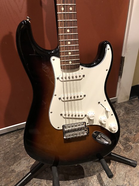 Fender Standard Stratocaster MIM 