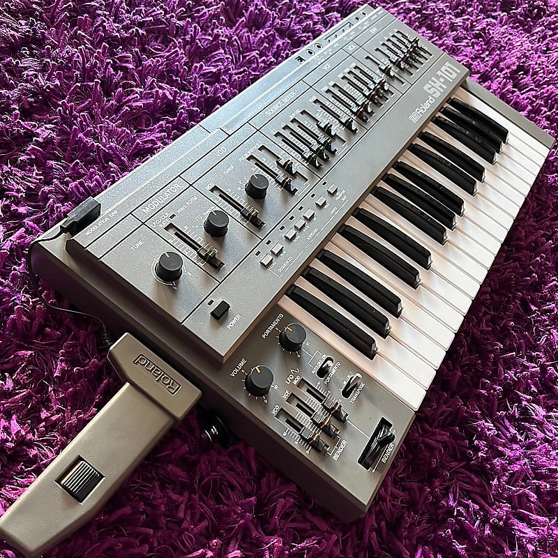 Roland SH-101 Analog Monophonic Synthesizer (w/ Mod Grip, Original Soft  Case & Strap)