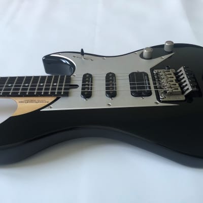 Washburn N-61 Nuno Bettencourt Signature Black w/ Ebony