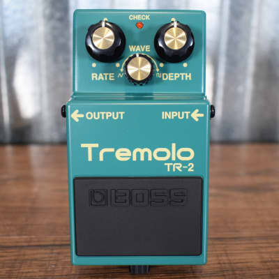 Boss TR-2 Tremolo Guitar Effect Pedal image 2