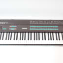 YAMAHA DX7 FM Synthesizer Keyboard w/ Factory Presets Worldwide Shipment