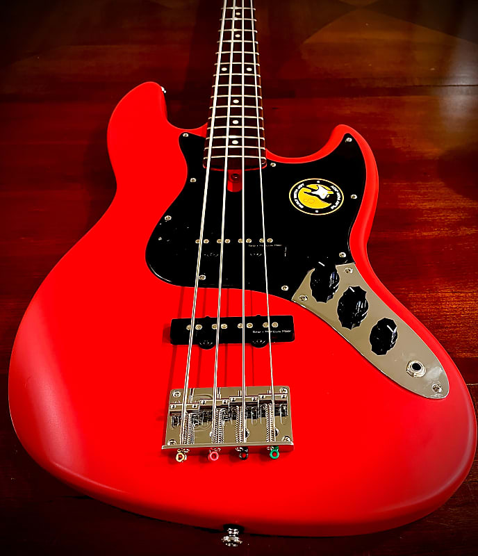 Sire usa store bass