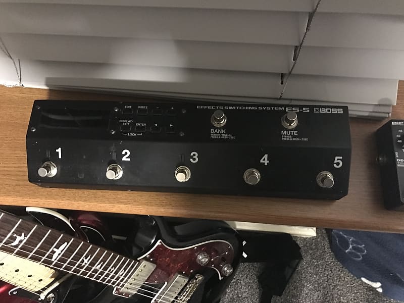 Boss ES-5 Effects Switching System