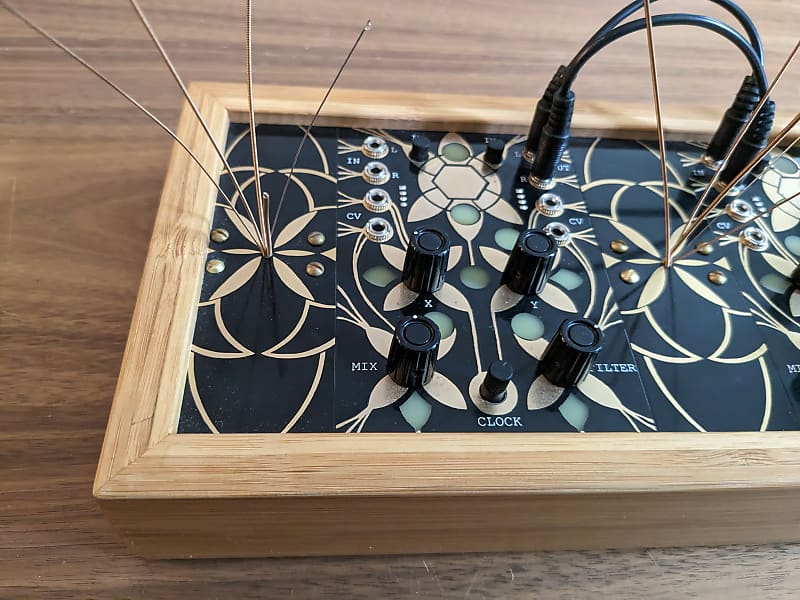 鍵盤楽器 Folktek / Resonant Garden Folktek Resonant Garden Electro-Acoustic Instrument