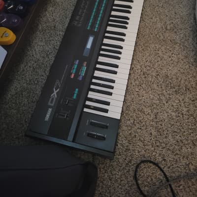 Yamaha DX7 Programmable Algorithm Synthesizer with E! Mod