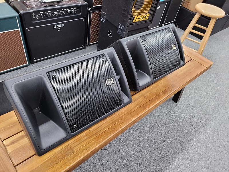 Yamaha STAGEPAS 300 Portable PA System Black | Reverb Yamaha STAGEPAS 300 Portable PA System Black | Reverb