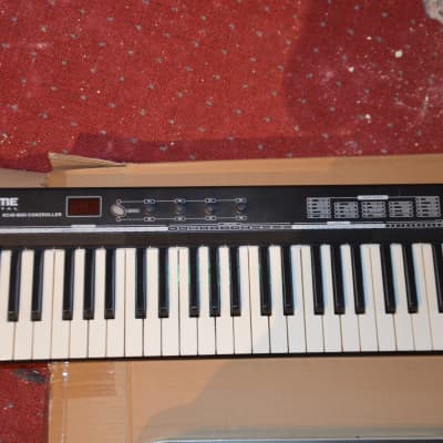Fame KC 49 - Midi Controller Keyboard