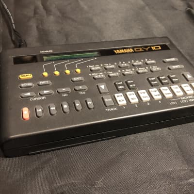 Yamaha QY10 Vintage Portable Tone Generator/ Midi Sequencer