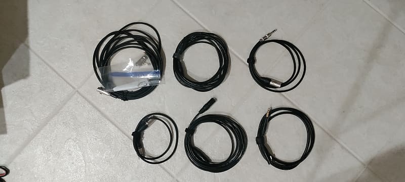 6 Various XLR Cables, 5 working 1 Broke  			
