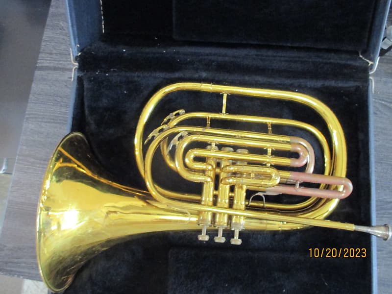 King brand Marching  French horn with case and mouthpiece, made in USA image 1