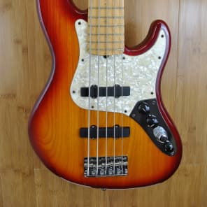 Fender American Deluxe Jazz Bass V 2003製 American Deluxe Jazz Bass [2003-2009] Fender - Audiofanzine