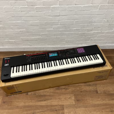 Second Hand Roland FANTOM 08 Synthesizer Keyboard: Serial No: 23P4341