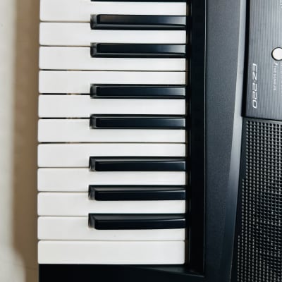 Yamaha piano keyboard ez 220 hot sale