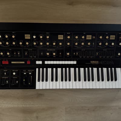 Yamaha CS-40M Duophonic Synthesizer 1979 - 1986 - Black