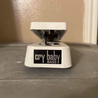 Dunlop 105Q Cry Baby Bass Wah image 4