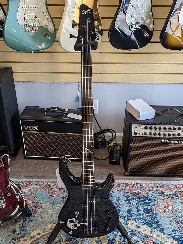 squier skull bass