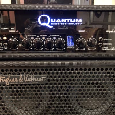 ベース Hughes&Kettner Quantum QT600 Bass Amp Hughes & Kettner Quantum QT-600 Bass Amp with QS-410 Pro Cab