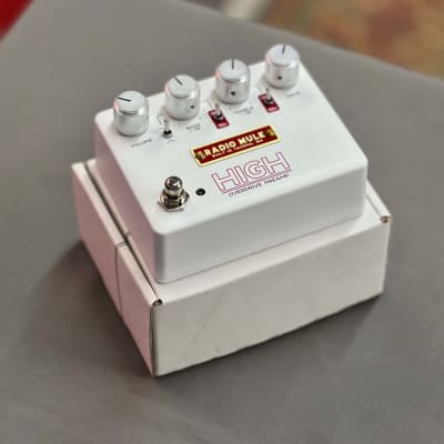 Radio Mule  High Overdrive Preamp pedal 2020s - White image 1
